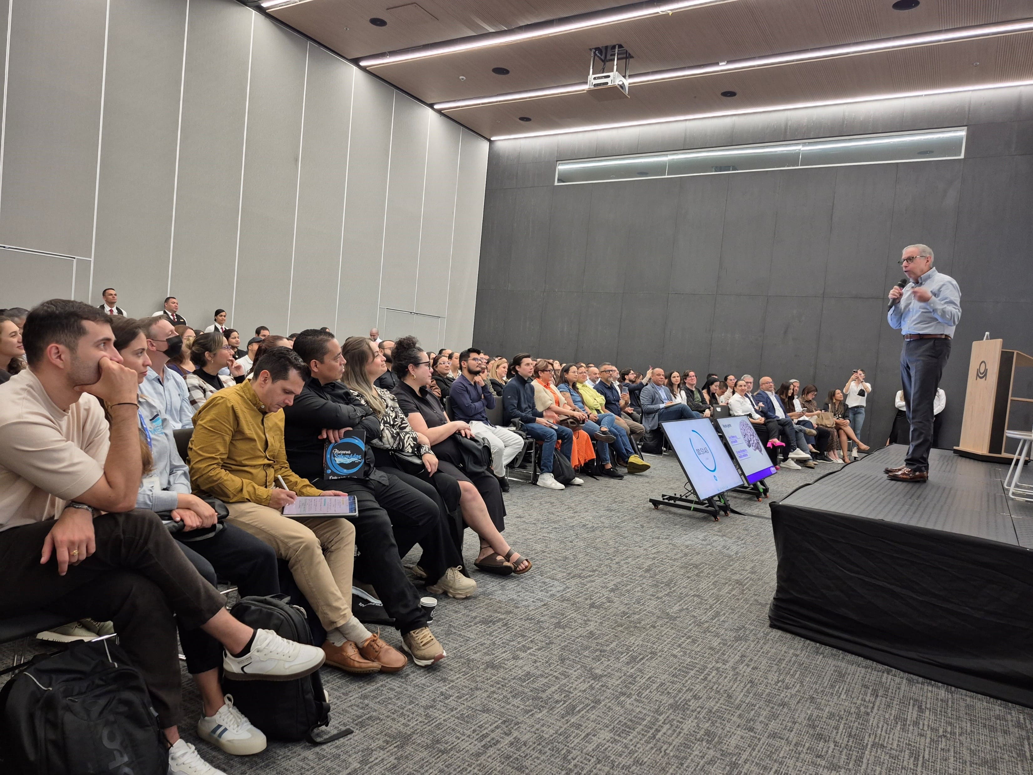 Andrés Aguirre - Liderazgo Digital Andrés Aguirre - Liderazgo Digital